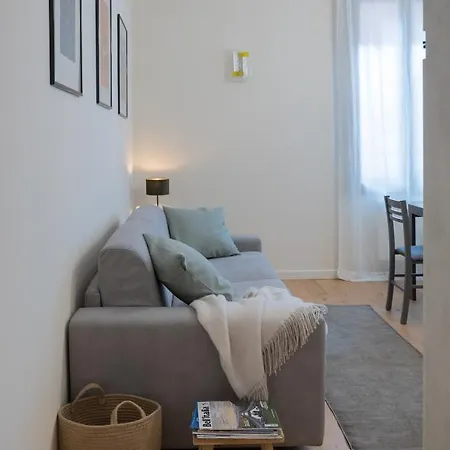 Apartment Flowery House *